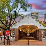 New! Spacious 3-Bedroom Apt In The Heart Of Philly
