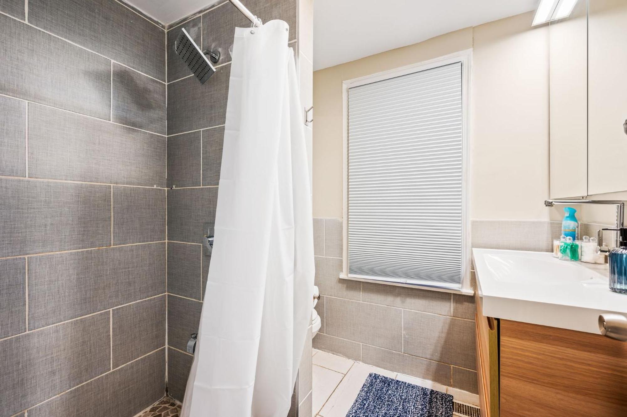 Apartment New! Spacious 3-bedroom In The Heart Of Philly *